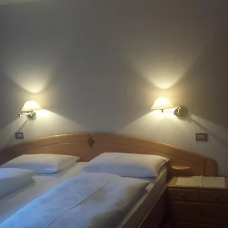 Hotel Garnì Gardena - Appartments Santa Cristina Val Gardena Kamer foto